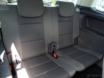 Volkswagen Touran 1.6TDi 7 MÍST-SERVIS-VSTŘIKY - 8