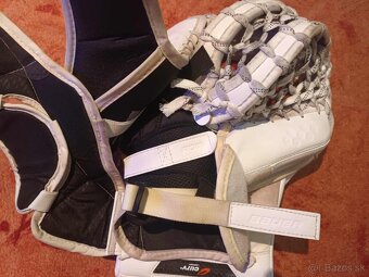 Brankárska lapačka Bauer Supreme Shadow, senior., klas. gard - 8