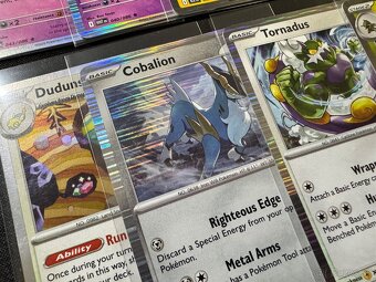 Pokemón PREM. balík A: 100ks kariet v obaloch s EX a darček - 8