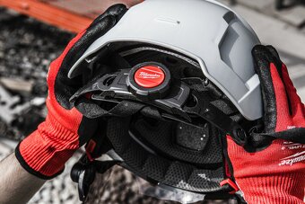 Milwaukee Prilba BOLT 200 s príslušenstvom - 8