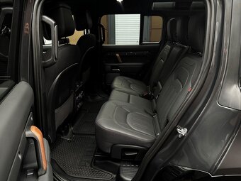 Land Rover Defender 110 D300 X-DYNAMIC HSE AWD/ Záruka / DPH - 8