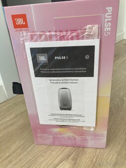 Nový JBL PULSE 5 - 8