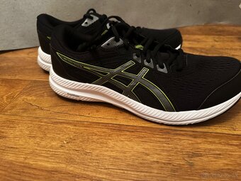 Predám viac kusov asics veľkosť 45 - 8
