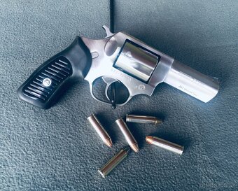Revolver Ruger 3” .357 Magnum - 8