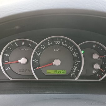 Kia Sorento 2.5crdi - 8