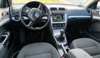ŠKODA OCTAVIA COMBI 2.0 TDi 103KW CR FAMILY XENON NAVI ŤAŽNÉ - 8