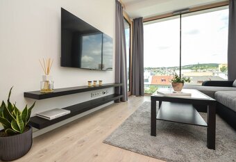 MODERNÝ 2-IZBOVÝ BYT NA PRENÁJOM V BRATISLAVE - NOVÉ MESTO - 8