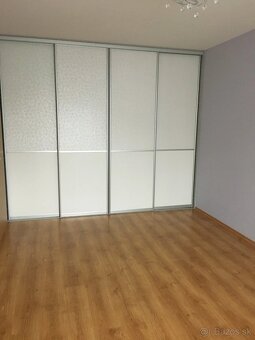 Priestranný 2 iz byt v novostavbe v Ružinove – čiastočne zar - 8