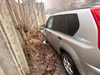 Predám havarovaný Nissan Xtrail - 8