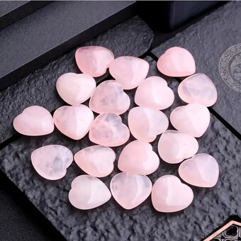 Materiál na dotvorovanie sada má 6 sáčkov - 8