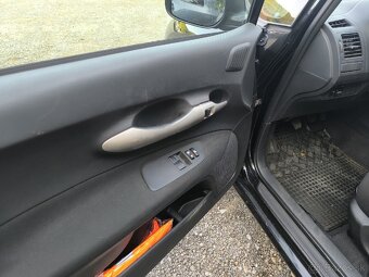 Toyota Auris 1.33B , 143tis. Km r.v.2010 - 8