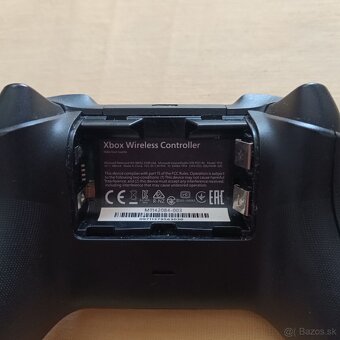 Čierny ovládač na Xbox Series S/X Xbox one controller - 8