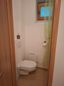 Predáme 5,5 izb. chatu so saunou pri lese nad PN - 8