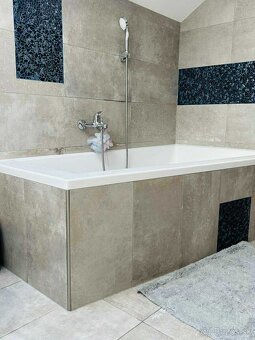 Krásny dom s bazénom, garážou a altánkom ZNÍŽENÁ CENA - 8