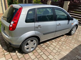 Ford fiesta 1.4 - 8