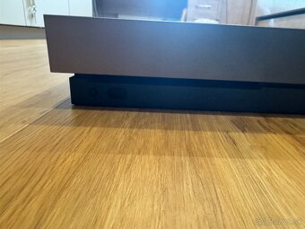 Xbox one x + 2 ovládače - 8