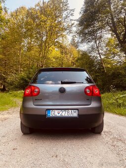 Vw Golf 5 1.6 - 8