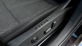 Škoda Octavia Combi 2.0 TDI SCR DSG STYLE HEAD-UP VIRTUAL - 8