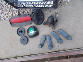 Predam pre Favorit Felicia svetla nove brzdy svorka vyfuku k - 8