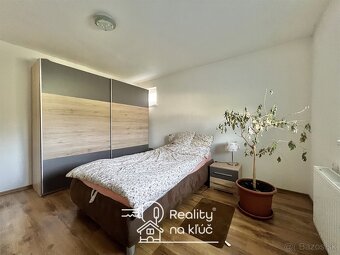 Na predaj dvojgeneračný poschodový rodinný dom - Komjatice - 8