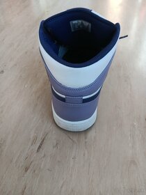 Nike - Air Jordan 1 Mid - 8