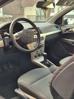 Opel Astra GTC - 8
