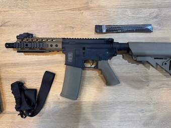 Airsoft M4 zbraň + výbava / army green style - 8