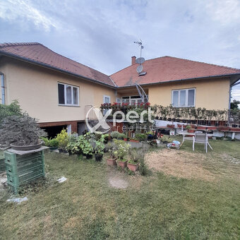 Predaj dvoj generačný Rodinný dom s veľkým stavebným pozemko - 8