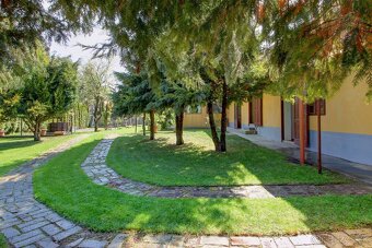 NA PREDAJ: RODINNÝ DOM, DOBROHOŠŤ - 8