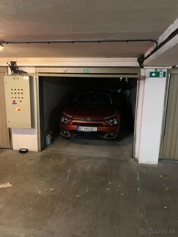 Predám podzemnú garáž s bránou - vykurovanú - 8