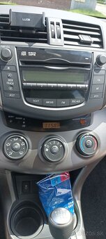 Predám Toyota Rav4, r.v. 12/2011 - 8