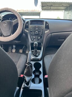 Opel astra 1,4 benzín rok 2010 - 8