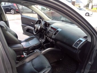 Citroen C-crosser 2.2 HDI 4x4 7miestne - 8