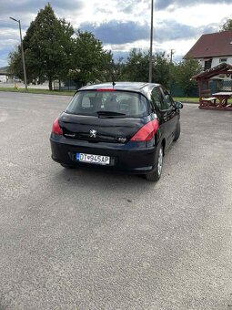 Peugeot 308 - 8