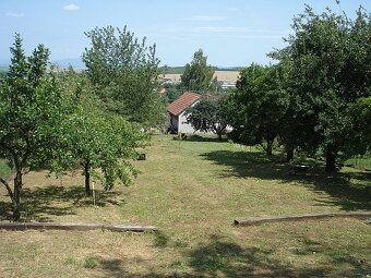 1 389 m2 - Krnča dva domy + veľká záhrada - 8