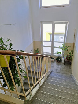 PRÍJEMNÝ 2-IZB.BYT V MESTSKEJ ČASTI TRNÁVKA, HANÁCKA UL., TE - 8