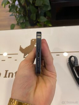 iPhone 15 Pro Max 256 GB +  Apple Watch Series 3 (42 mm) - 8