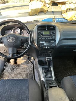 Toyota Rav4 - 8