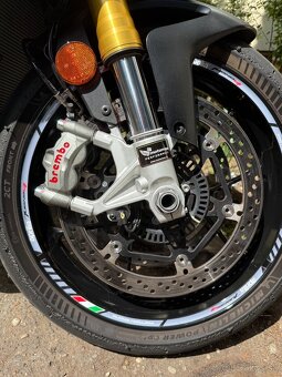 Aprilia tuono v4 2021 - 8