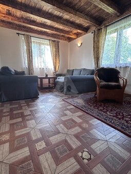 Priestranný rekonštruovaný rodinný dom v Komárne - 8