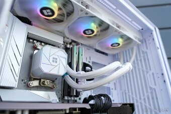 Herný PC, Ryzen 7 7800X3D, RX 9070, 32GB RAM, 2TB SSD, 24m - 8