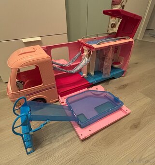 Barbie karavan - 8