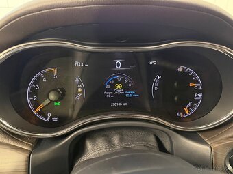 Jeep Grand Cherokee Overland - 8