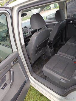 Volkswagen Touran 1.6 TDI BlueMotion Technology Comfortline - 8