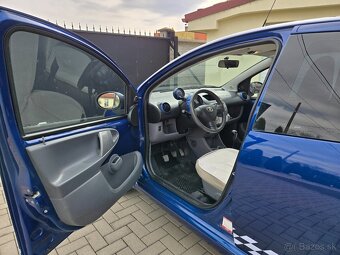 Toyota Aygo 1.0i - 8