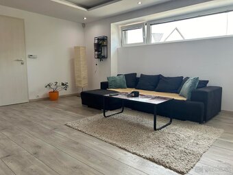 Prenajmem priestranný 2-izbový byt s parkovacím miestom - 8
