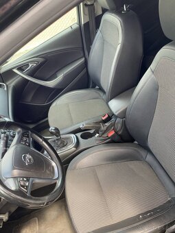 Opel Astra J 1.4 Benzín + LPG 2014 - 8