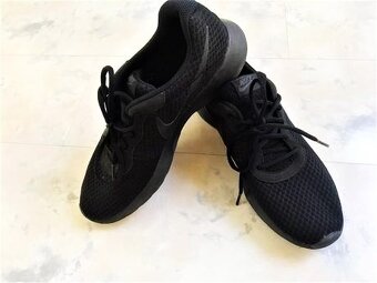 Ľahké tenisky NIKE 42 - 8