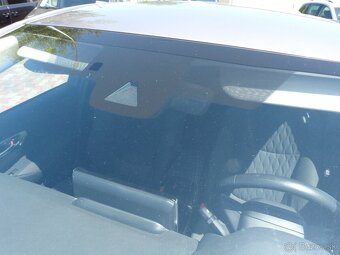 Toyota Corolla sedan 1,8i 72kW HEV automat - 8