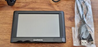 Predám GPS navigáciu Nüvi 42LM - 8
